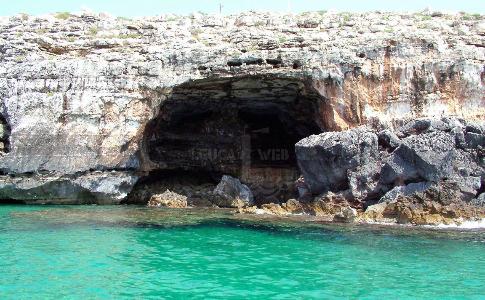 Grotta dei Giganti a Leuca - Cosa vedere nel tour delle grotte marine