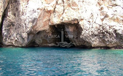 Grotta dei Libri - La costa di levante di Santa Maria di Leuca