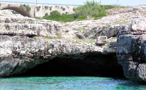 Grotta del Fiume a Leuca - Cosa vedere nel tour delle grotte marine