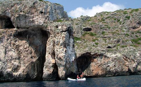 Grotta della Giuncacchia - Tour lungo la costa di levante di Leuca