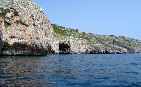 Grotta di Porrano - Itinerario lungo la costa di levante di Leuca