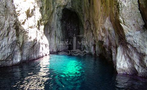 Grotte della Vora - Itinerari lungo la costa di levante di Leuca