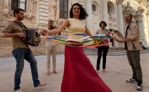 Proseguono a Lecce nel mese di novembre gli appuntamenti con Pizzica Pizzica, format che valorizza la cultura e le tradizioni del Salento